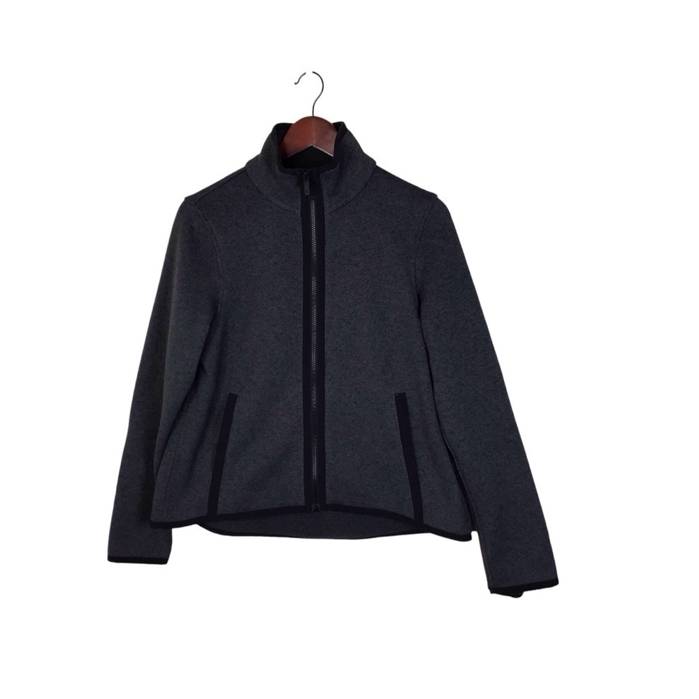 Lululemon Its Fleecing Cold Zip Up in Heathered Black / Black Size 6.